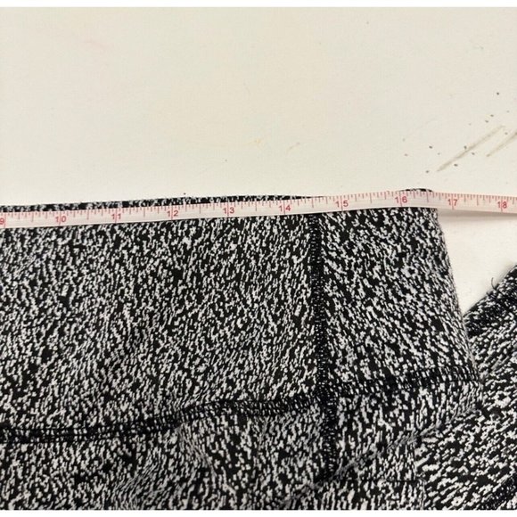 Womens Avia Leggings Plus Size XXL/2XG Black And White With Pockets 26.5” Inseam - Picture 3 of 5